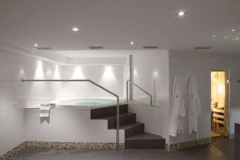 לה קורטינאדה Hotel Mu מתקנים תמונה