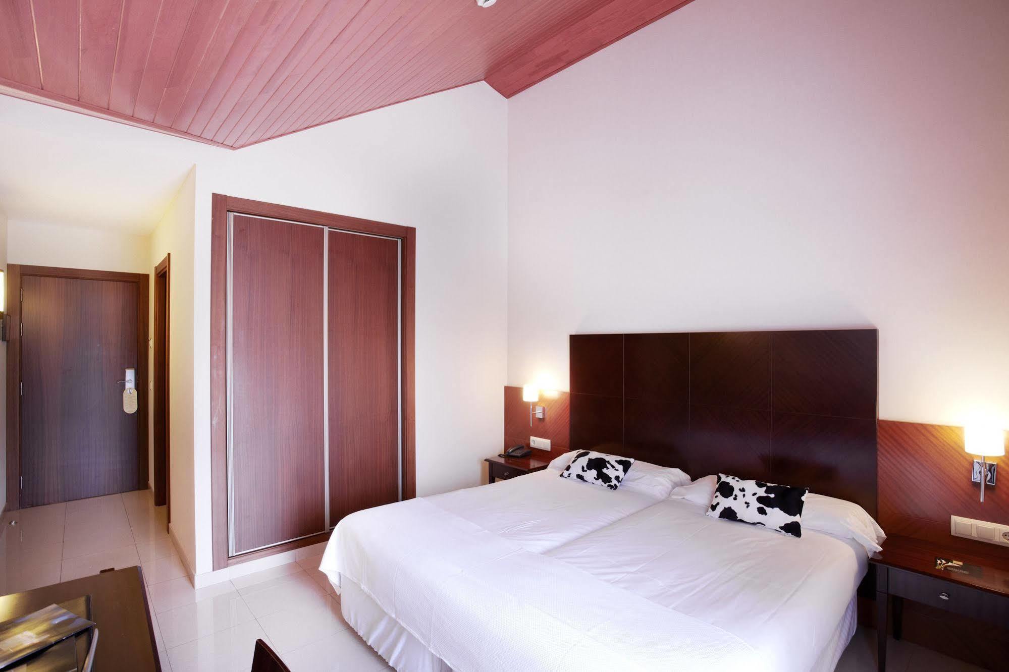 לה קורטינאדה Hotel Mu מראה חיצוני תמונה