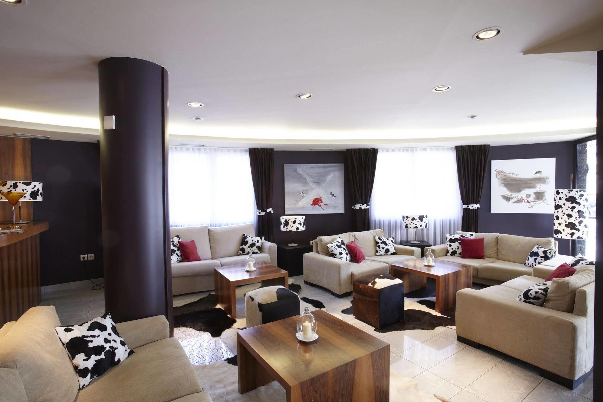 לה קורטינאדה Hotel Mu מראה חיצוני תמונה
