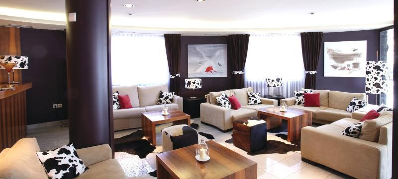 לה קורטינאדה Hotel Mu מראה חיצוני תמונה